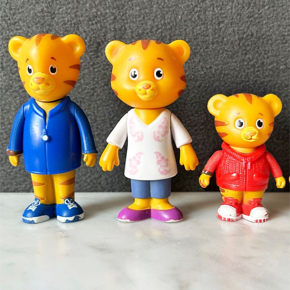 Daniel Tiger's Neighborhood Family - Dad Tiger-Mom Tiger-Daniel Figures PBS TV